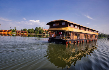 1_backwaterhouseboat2